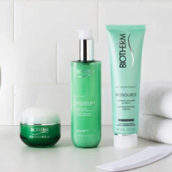 Biotherm Biosource Mousse Nettoyante Hydra-minérale Exfoliante Et Tonifiante Pour Peaux Normales à Mixtes -Guerlain Soldes Boutique biosource mousse nettoyante hydra minerale exfoliante et tonifiante pour peaux normales a mixtes 2