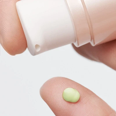 Clarins Calm-Essentiel Gel Anti-rougeurs 4 Clarins Calm-Essentiel Gel Anti-rougeurs – Image 2