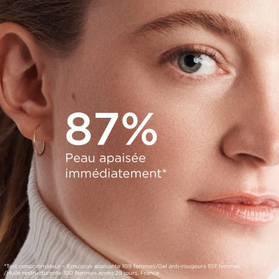 Clarins Calm-Essentiel Huile Restructurante 6 Clarins Calm-Essentiel Huile Restructurante – Image 4