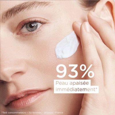 Clarins Calm-Essentiel Baume Cica-Réparateur à L'extrait De Sauge Sclarée* 4 Clarins Calm-Essentiel Baume Cica-Réparateur à L'extrait De Sauge Sclarée* – Image 2