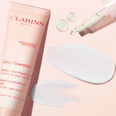 Clarins Calm-Essentiel Baume Cica-Réparateur à L'extrait De Sauge Sclarée* 5 Clarins Calm-Essentiel Baume Cica-Réparateur à L'extrait De Sauge Sclarée* – Image 3
