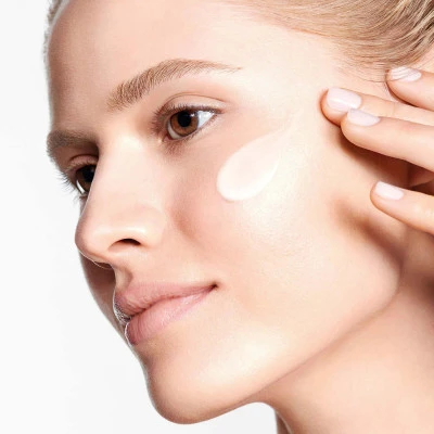 Dior Prestige La Crème Texture Légère 6 Dior Prestige La Crème Texture Légère – Image 4